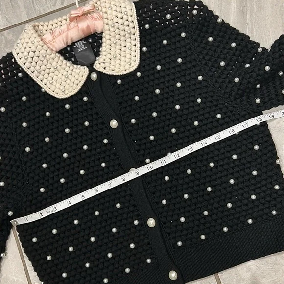 Alice Olivia Collins crochet pearl black sweater cardigan large L - Picture 7 of 8